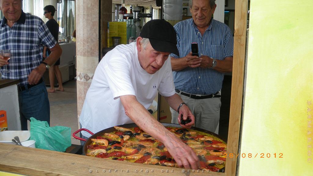jeannot paya le roi de la paella.JPG